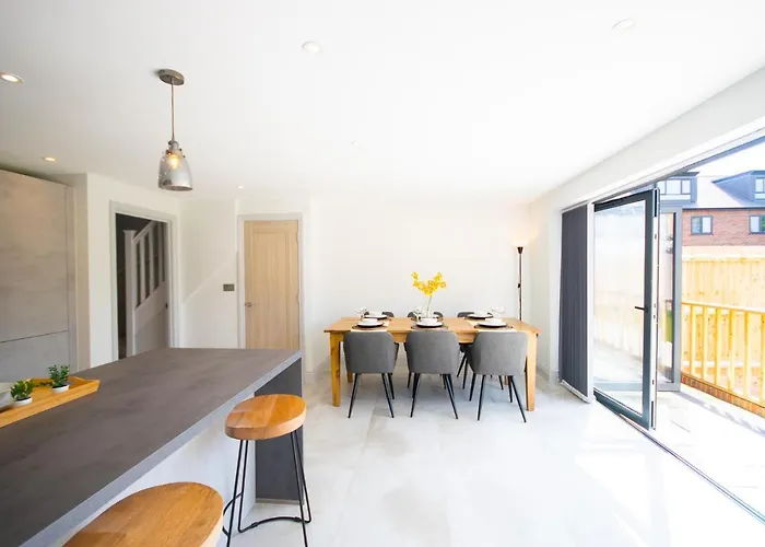 Princes Close - Spacious Modern Luxury Home